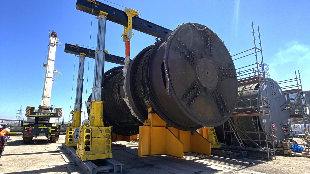 Enerpac Hydraulic Gantries offer superior safety and stability features.